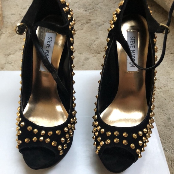 Steve Madden black suede heels. - Picture 7 of 8